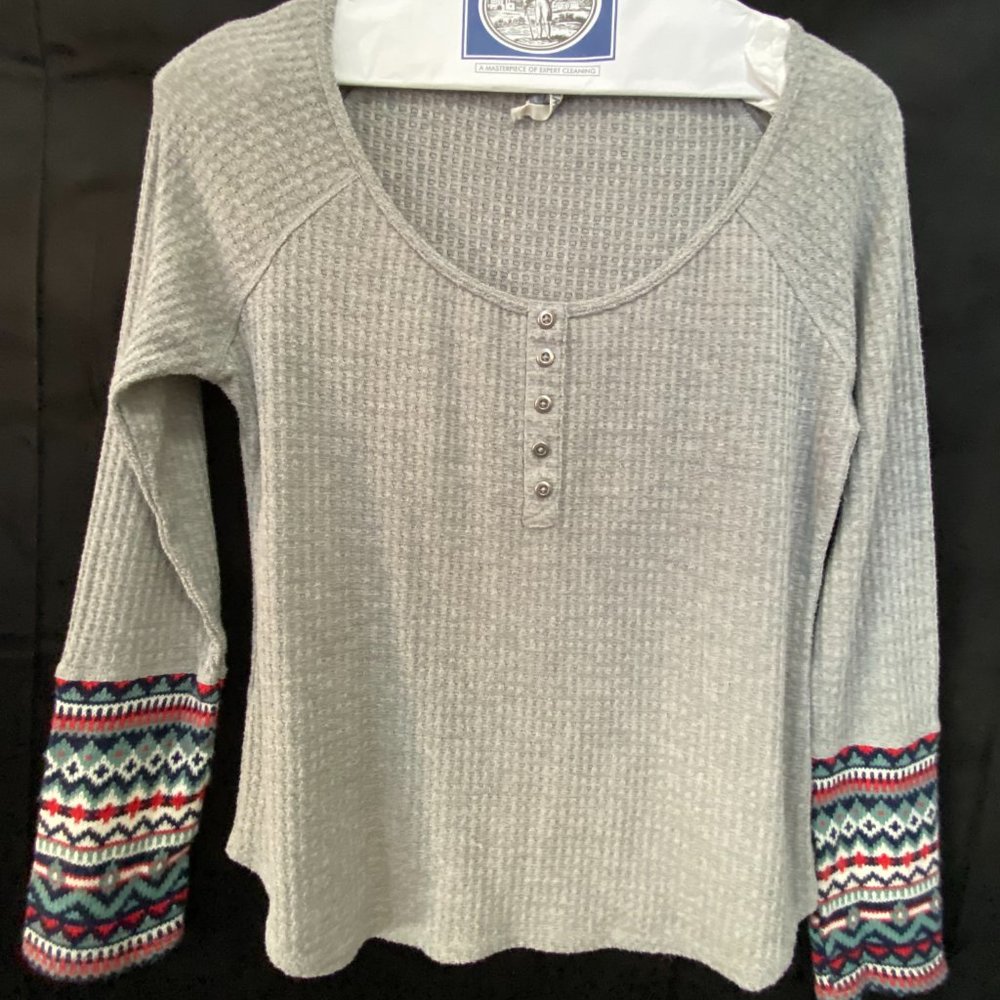 Gray top with sleeve detail